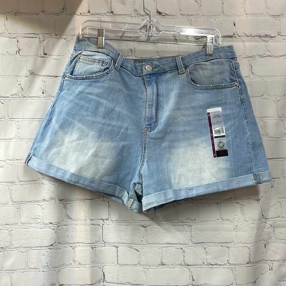 No Boundaries distressed cuffed super high rise size 19 denim shorts NWT